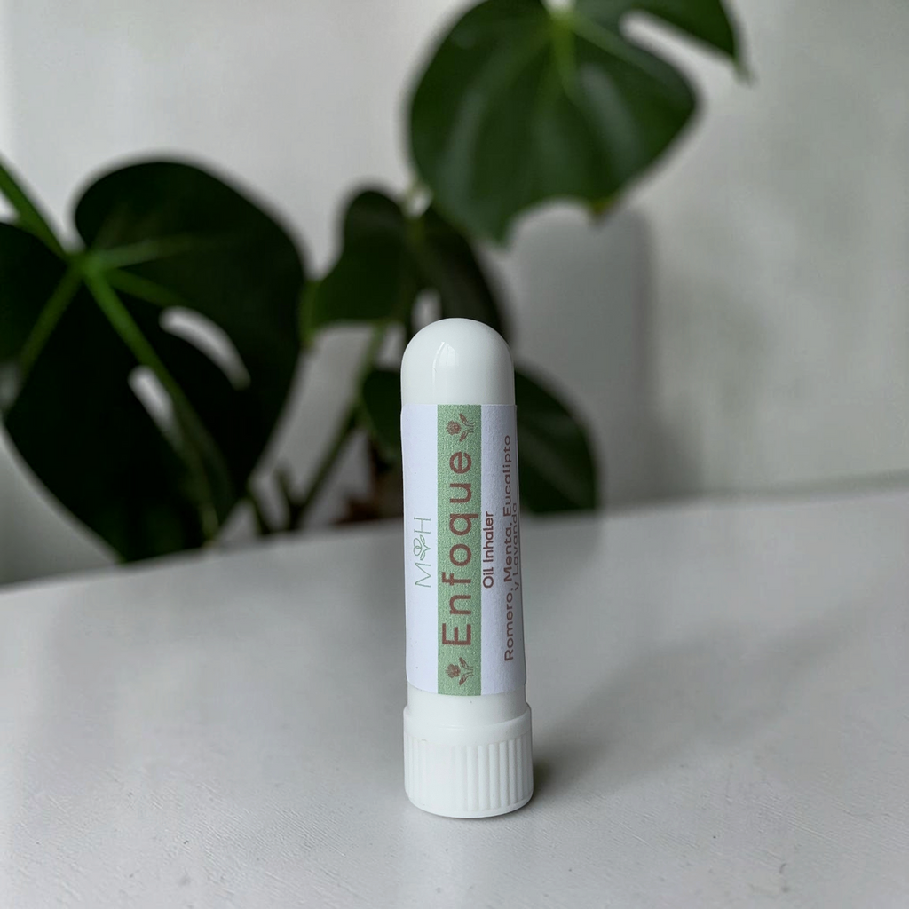 Inhalador aromático Enfoque de Mayam Holistic con aceites esenciales de eucalipto, romero, menta y lavanda